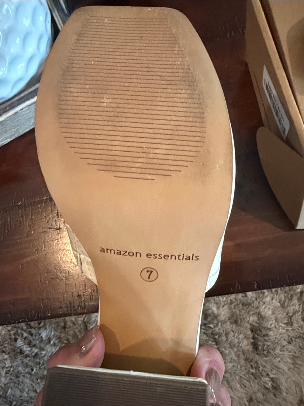 Amazon Essentials Cream Croc-Embossed Slide Heels - Picture 4 of 4